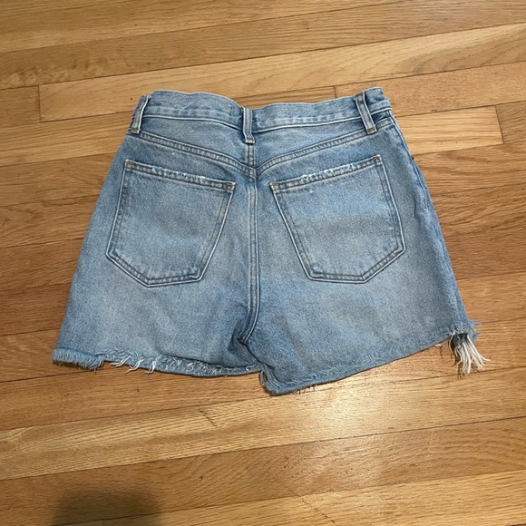 A&F High Waisted 4 Inch Shorts - Picture 3 of 3